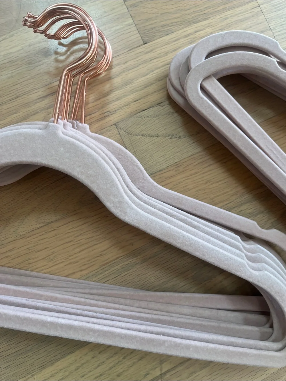 Velvet Slim Non-Slip Hangers in Blush Pink - Pack